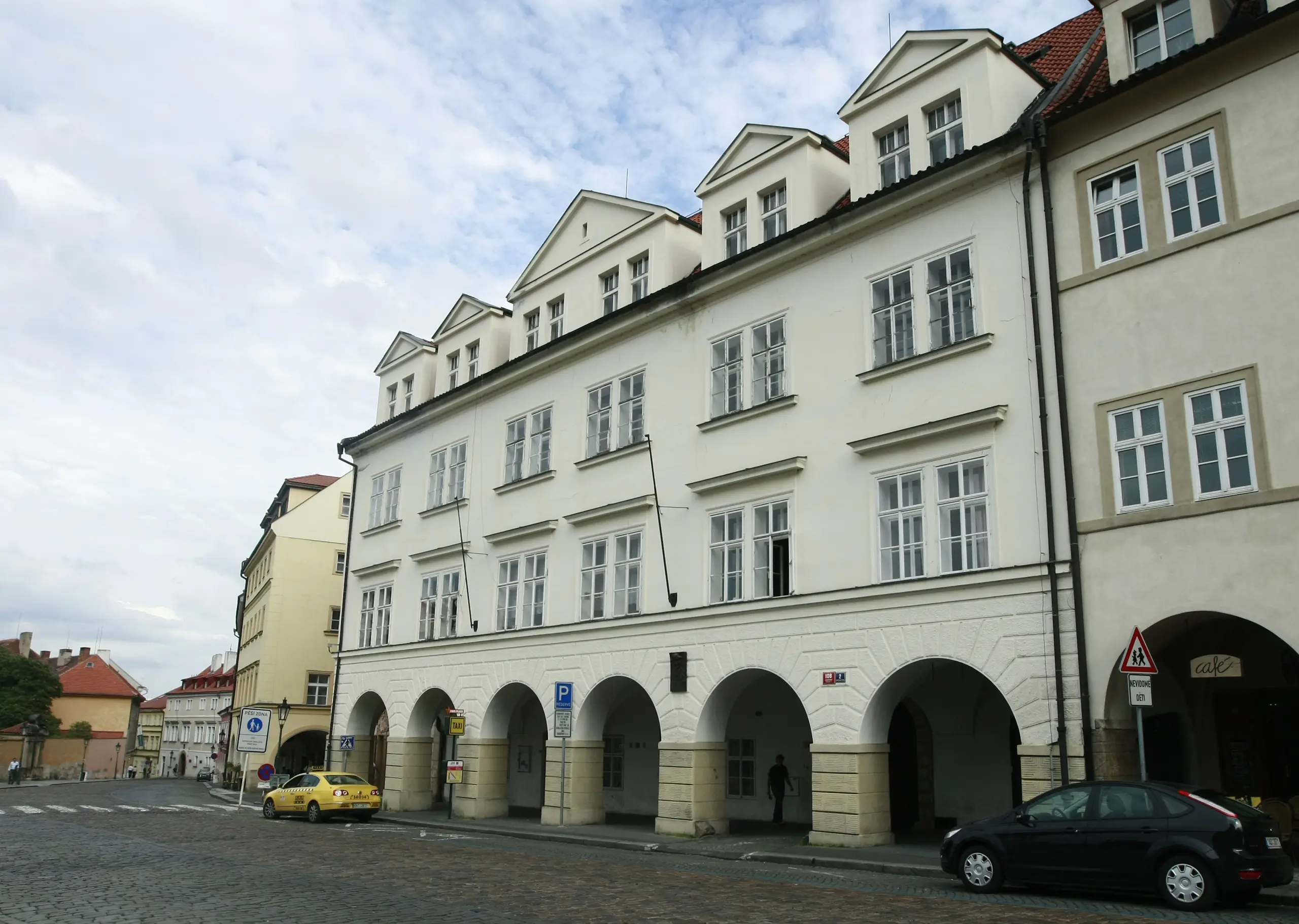 Rekonstrukce historického domu na Loretánském náměstí